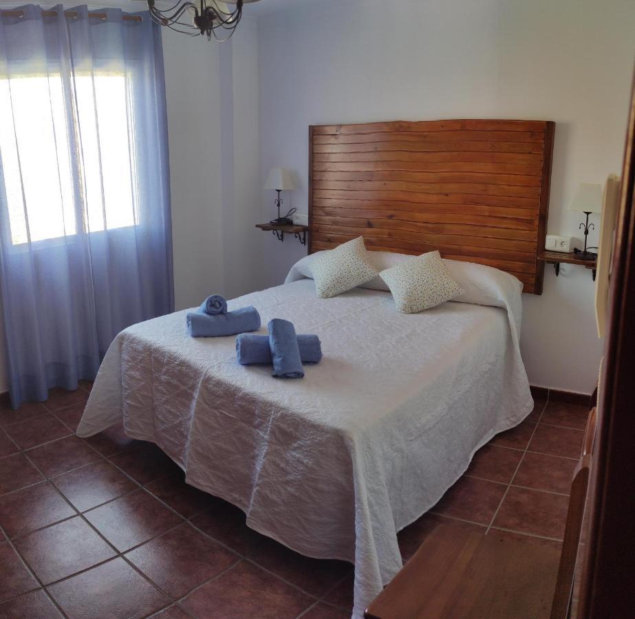 Hostal Vista A La Sierra Valle de Abdalagis Exterior photo