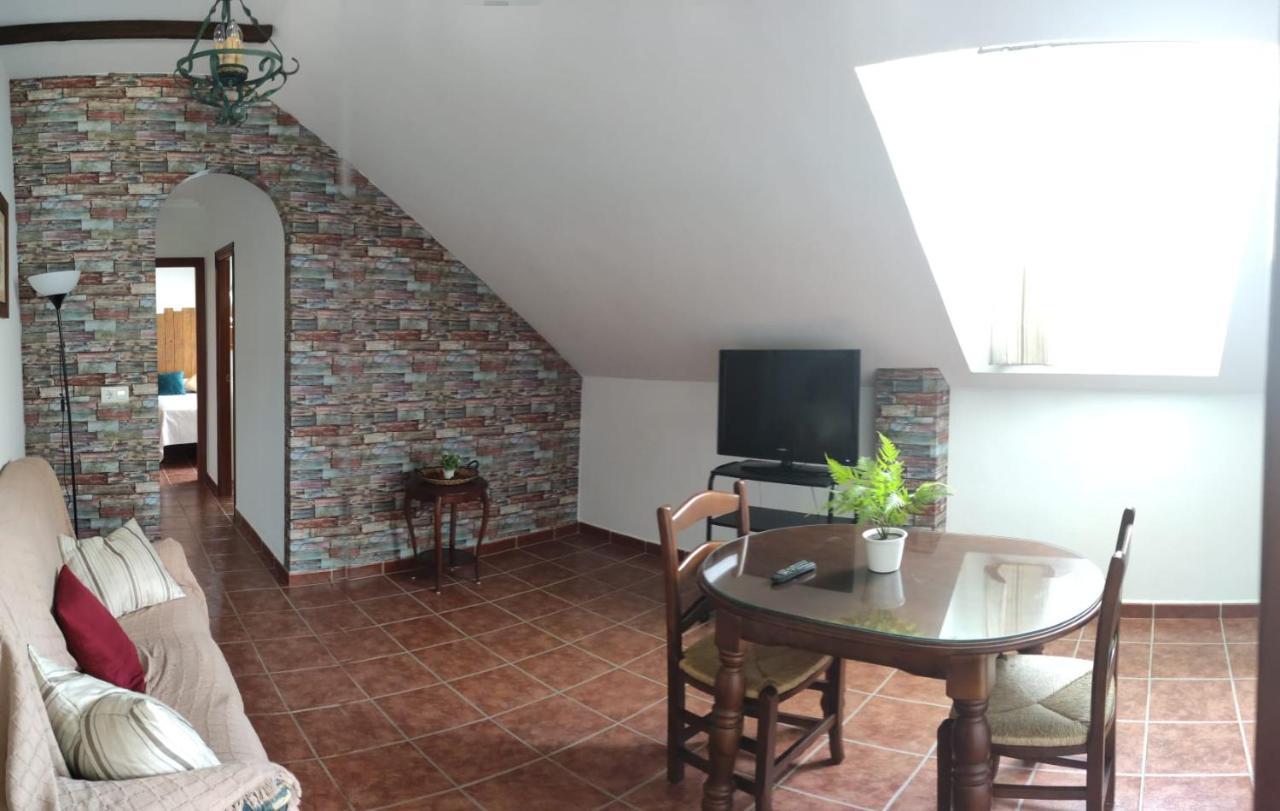 Hostal Vista A La Sierra Valle de Abdalagis Exterior photo